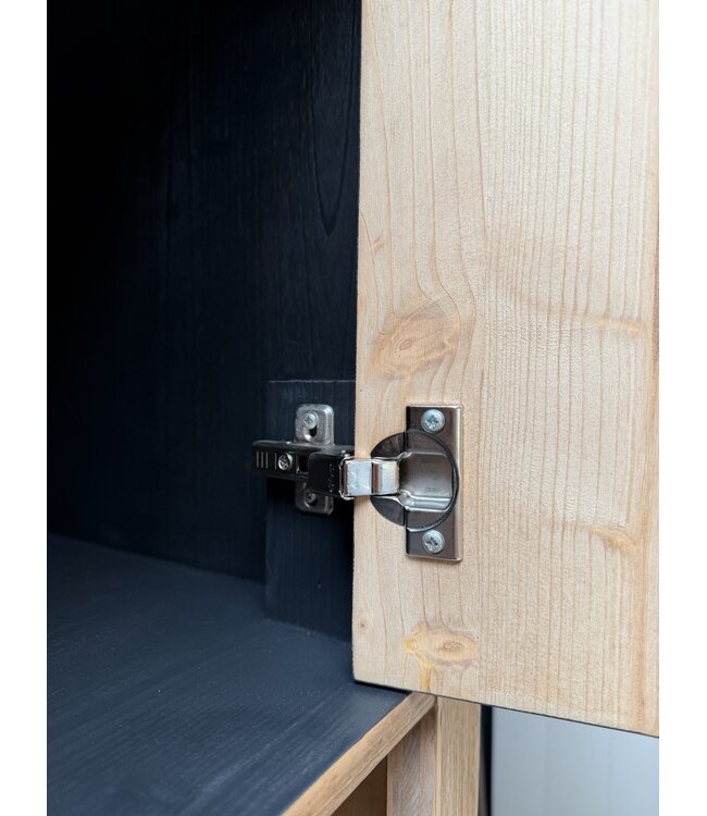 Barnwood wandkast op maat | Kast van oud hout uit de Alpen