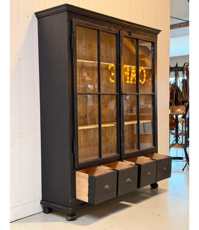 Vintage-Buffetschrank aus schwarzem Holz mit alter Glasscheibe
