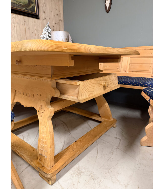 Oostenrijkse zithoek | Stube eethoek | Vintage hoekbank