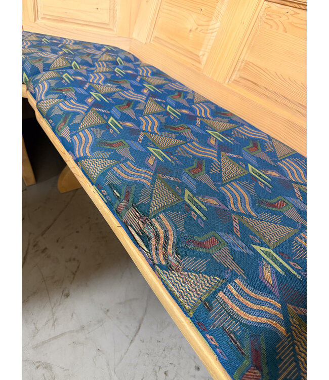 Österreichische Sitzecke | Ecksofa mit Tisch und 2 Stühlen