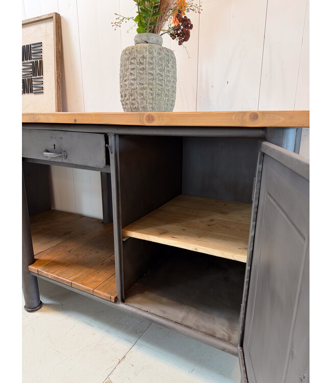 Vintage-Sideboard mit Schubladen