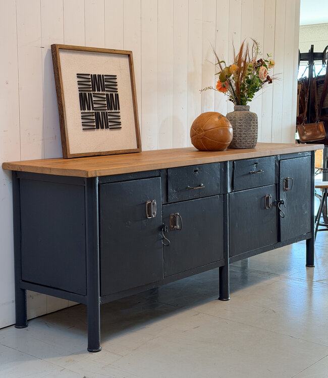 Vintage stalen dressoir met lades en deuren