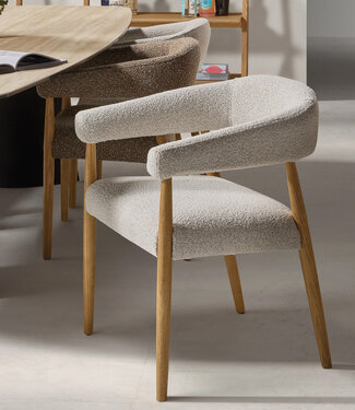 Chair Noor | Dining chair with wooden legs & armrests | cream