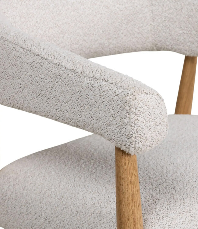 Chair Noor | Dining chair with wooden legs & armrests | cream