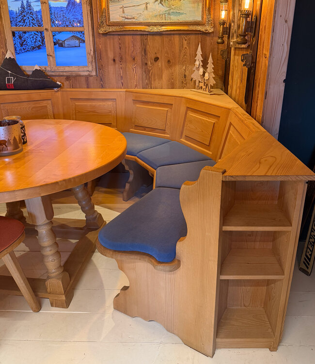 Oostenrijkse rondzit | Stube zithoek | Ronde bank + tafel en stoelen