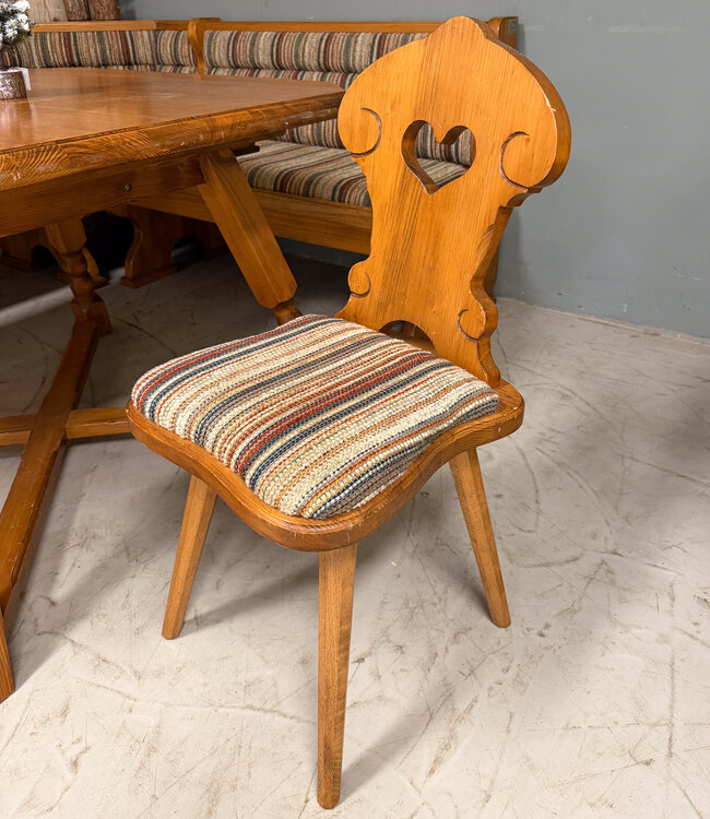 Austrian Stube dining area | Corner sofa with table and chairs