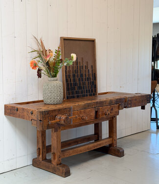 Vintage houten werkbank met lades