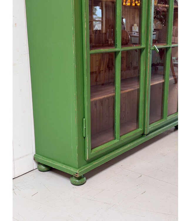 Vintage grüner Vitrinenschrank aus Holz