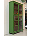 Grüner, antiker Holzvitrinenschrank mit altem Glas