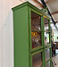 Grüner, antiker Holzvitrinenschrank mit altem Glas