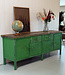 Grünes Vintage-Sideboard mit Schubladen und Türen