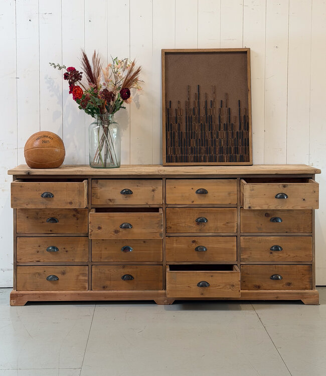Vintage-Sideboard aus Holz mit Schubladen