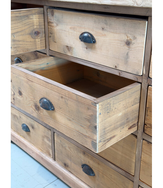 Vintage-Sideboard aus Holz mit Schubladen