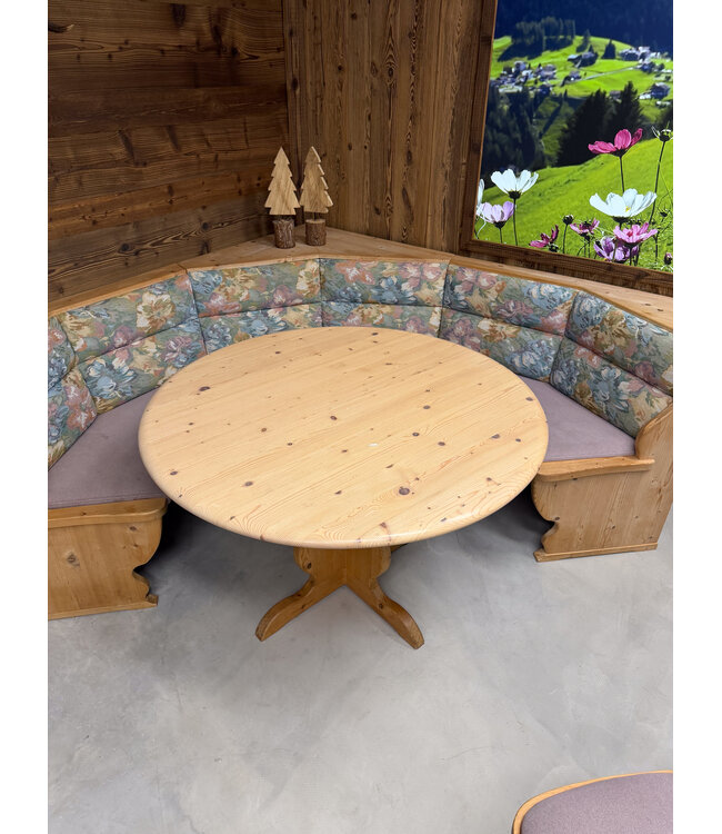 Alpine circular seating | Stube set | Austrian round corner sofa
