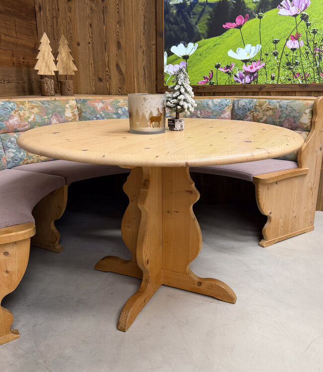 Alpine circular seating | Stube set | Austrian round corner sofa