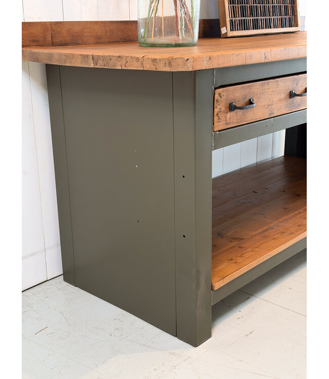 Industrial workbench