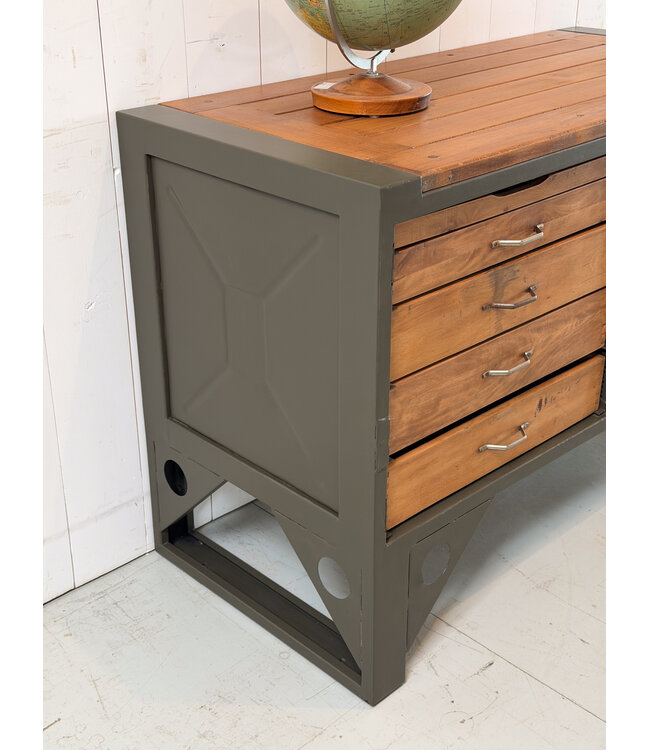 Vintage werkbank hout en staal met lades