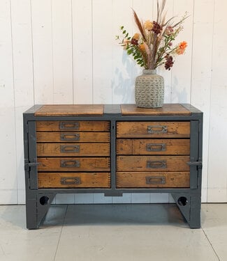 Oldwood Industrieel dressoir