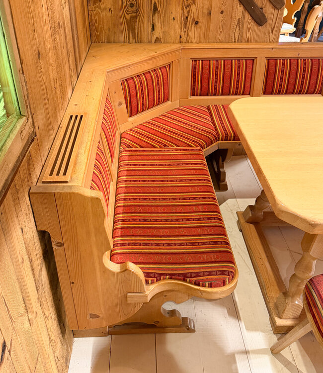 Austrian seating area | Corner sofa with table and 3 chairs