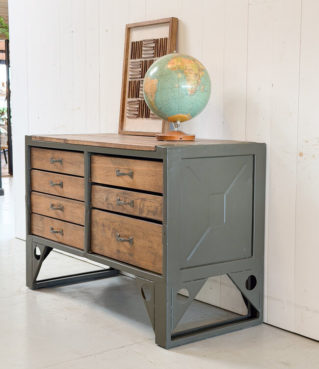 Vintage-Werkbank aus Holz und Stahl mit Schubladen