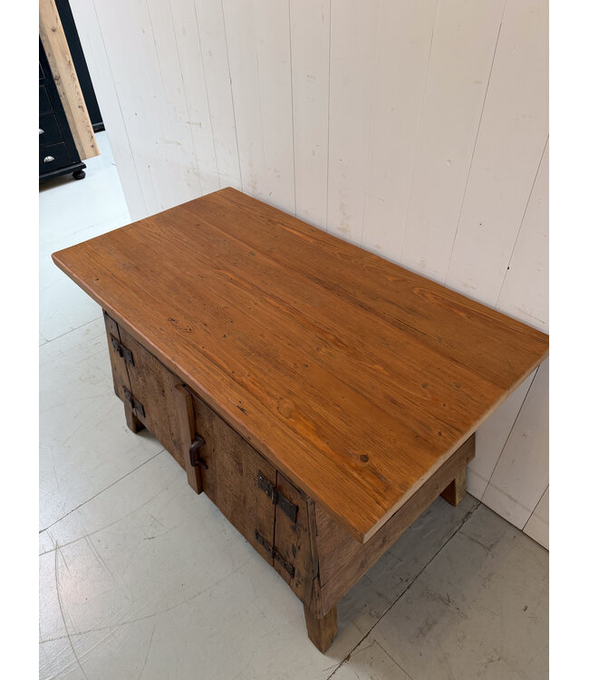 Vintage-Werkbank aus Holz mit Türen