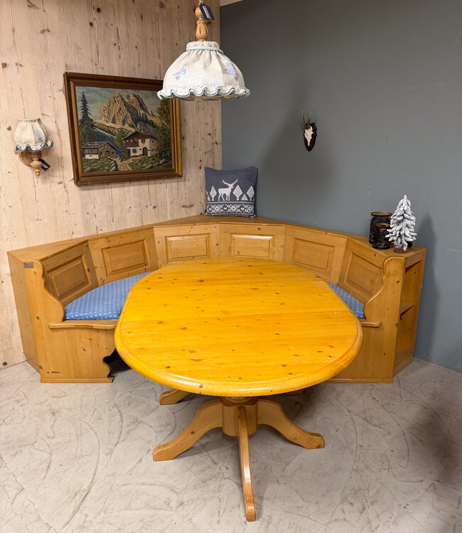 Rundsitzgruppe im alpinen Stil | Stube-Set | Österreichisches Ecksofa