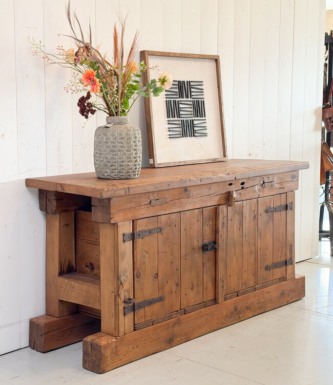 Vintage-Sideboard aus Massivholz