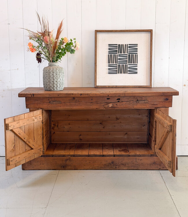 Vintage dressoir van massief hout
