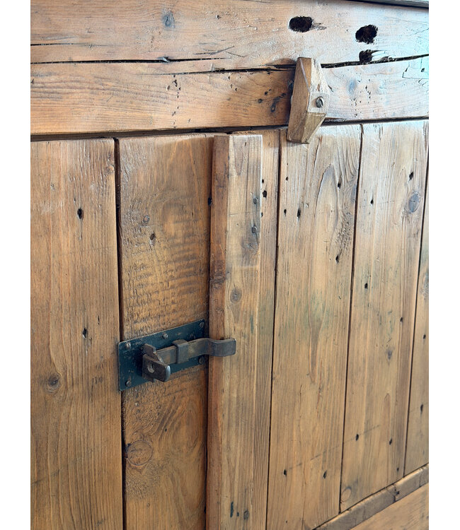 Vintage-Sideboard aus Massivholz