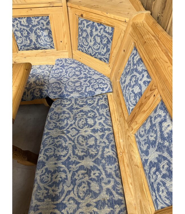Österreichische Sitzecke | Ecksofa mit Tisch und 4 Stühlen
