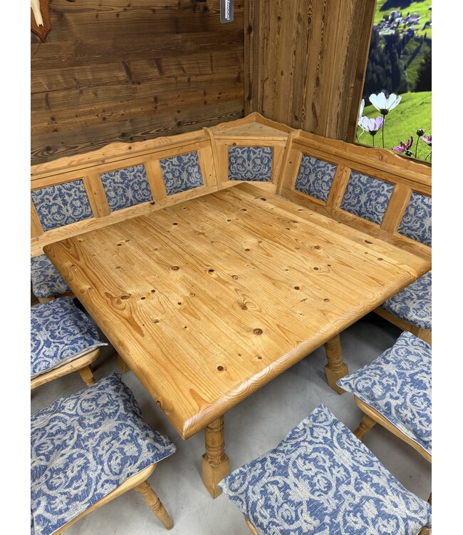 Österreichische Sitzecke | Ecksofa mit Tisch und 4 Stühlen