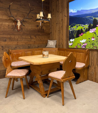 Oldwood Austrian dining area | Stube set from the Alps