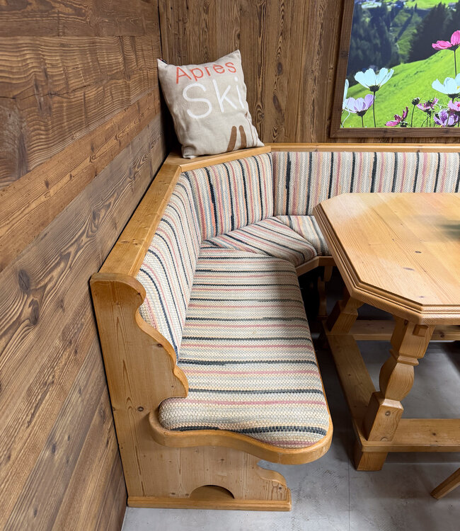 Österreichische Sitzecke | Stube-Essbereich | Vintage-Ecksofa