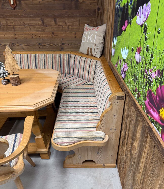 Österreichische Sitzecke | Stube-Essbereich | Vintage-Ecksofa