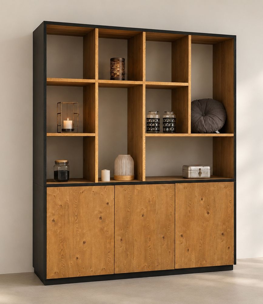 Eiken wandkast met open vakken, deuren en zwart frame