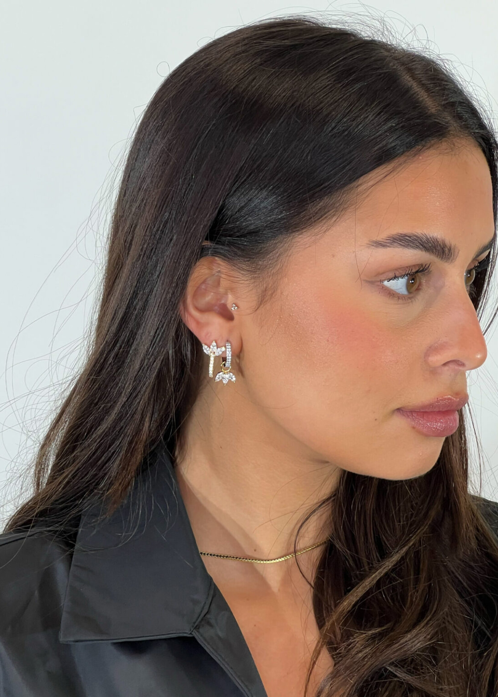 Juli Dans Chloe Hook Earrings Gold