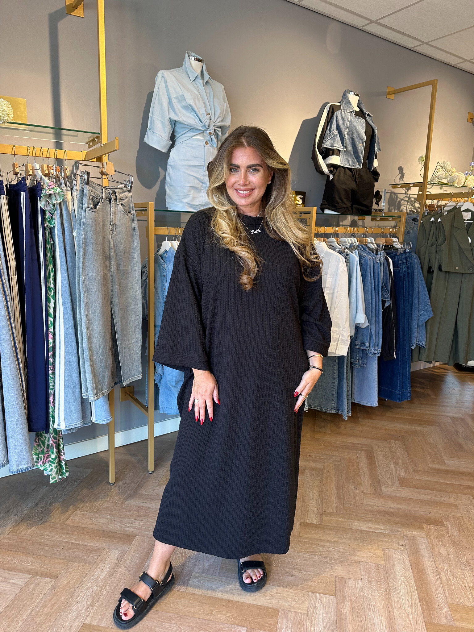 Oversized Jurk Zwart Emily The Golden Store