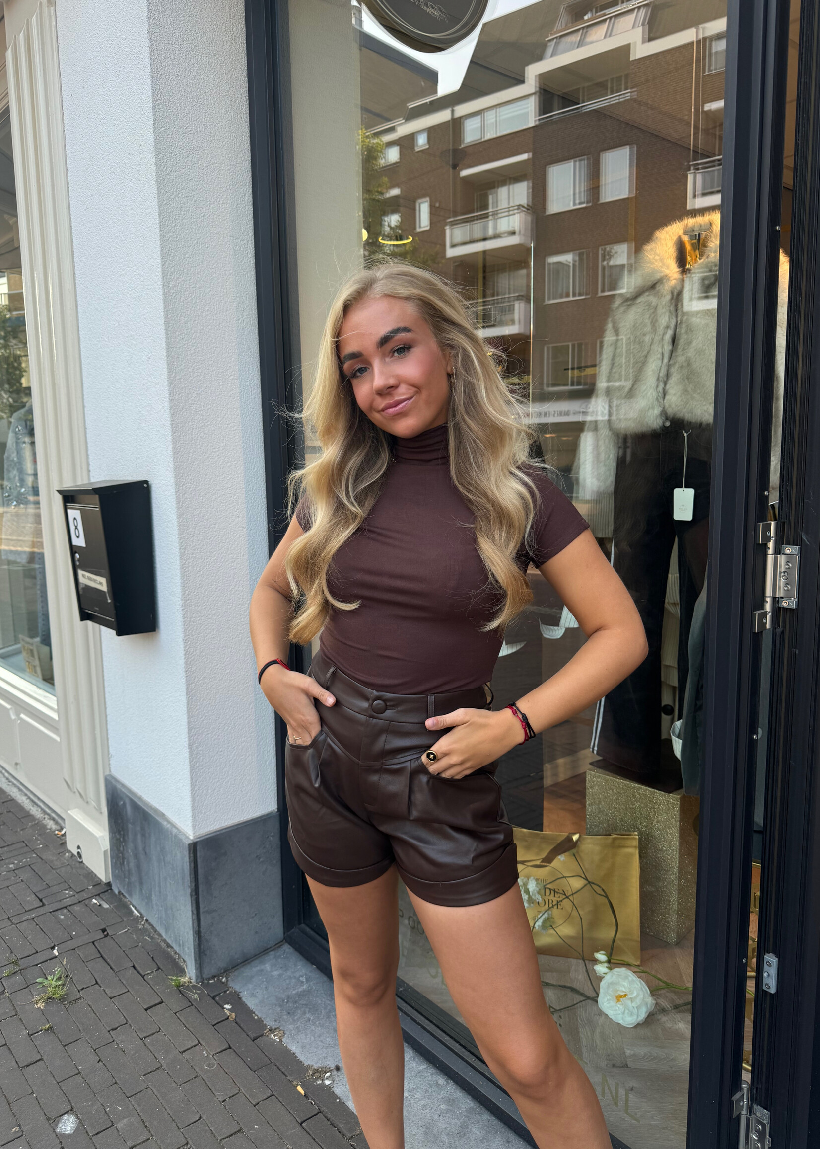 Kort Leer Broekje Bruin | Emmy