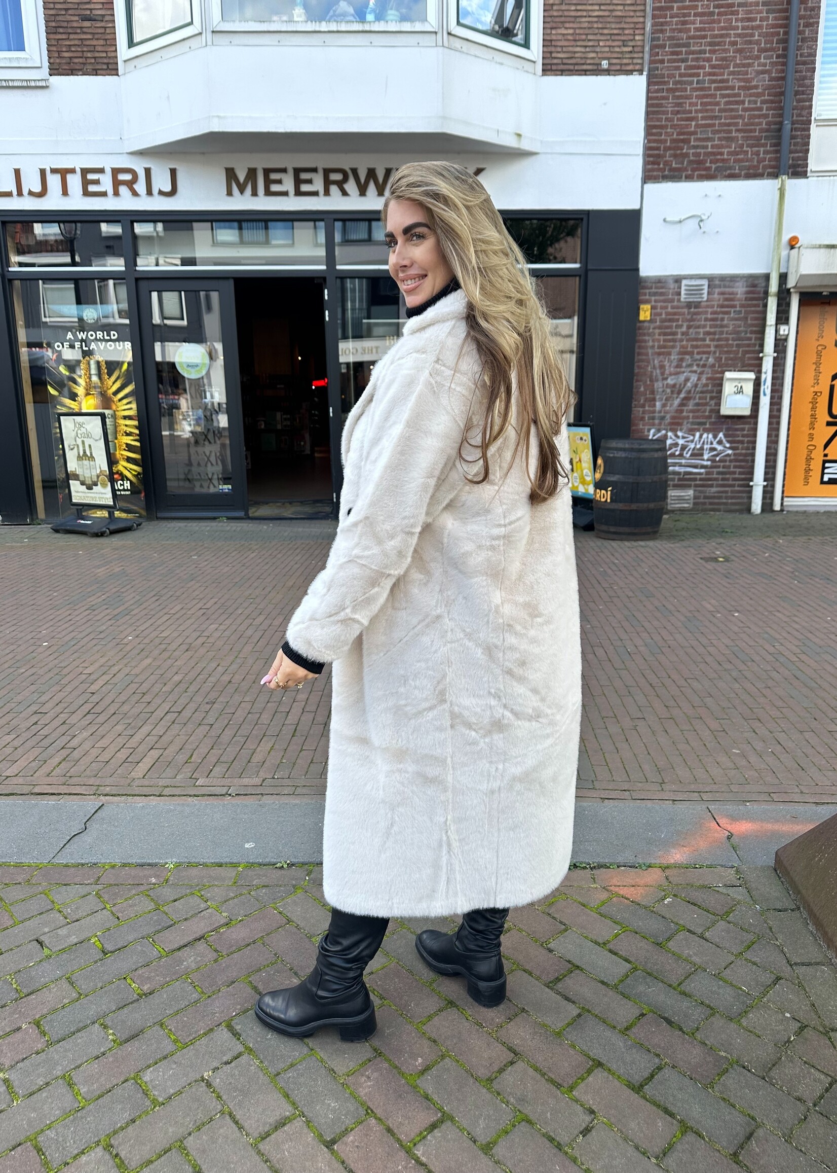 Lange Faux Fur Jas Creme | Tess