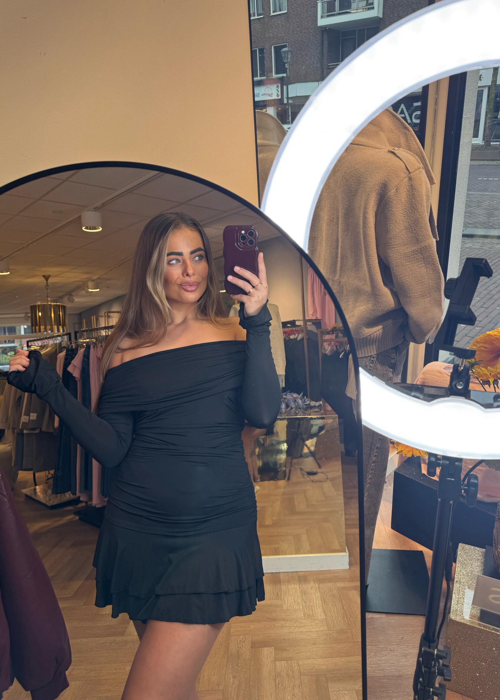 Off Shoulder Stretch Jurk | Olivia