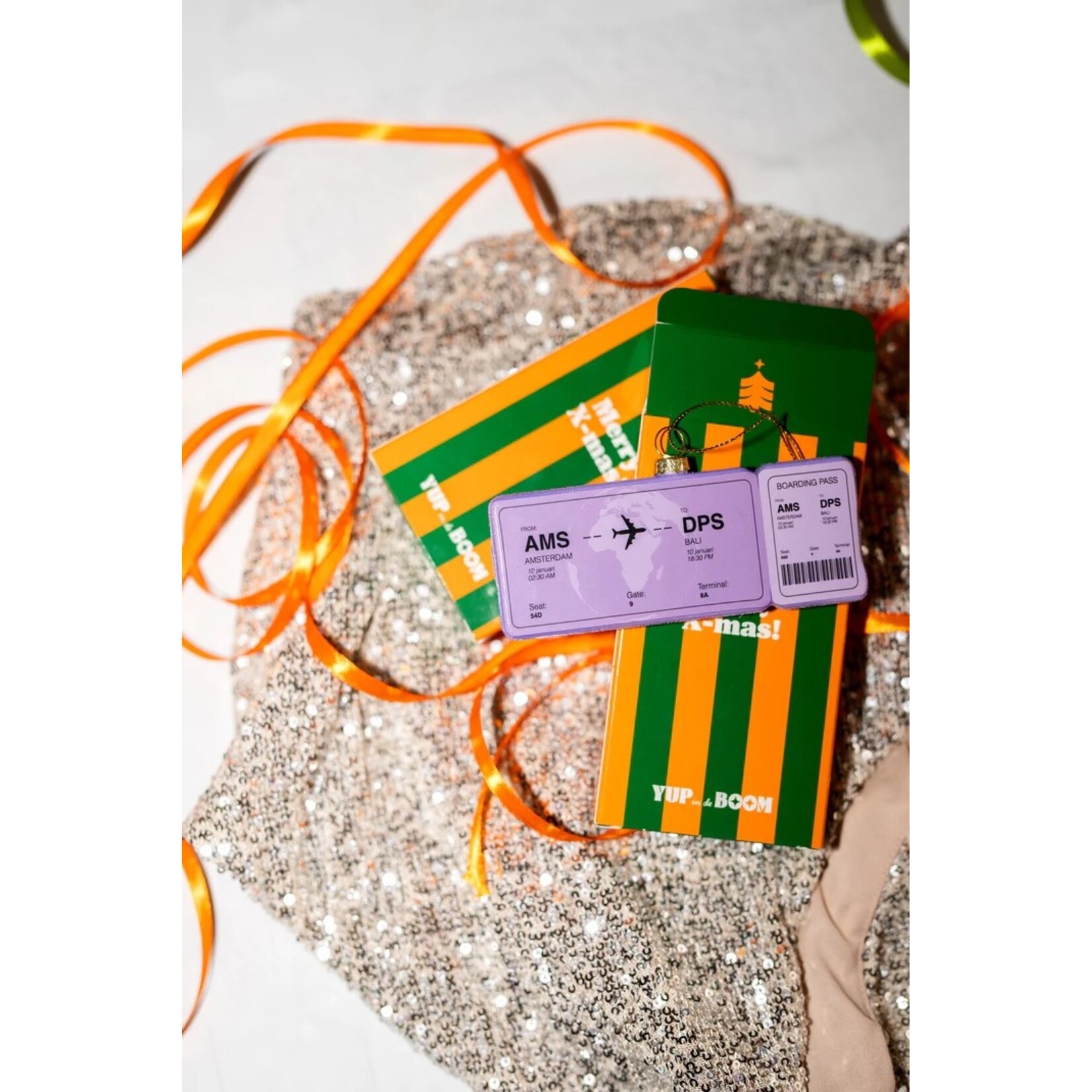 Yup in de boom Boardingpass Amsterdam - Bali Kerstornament