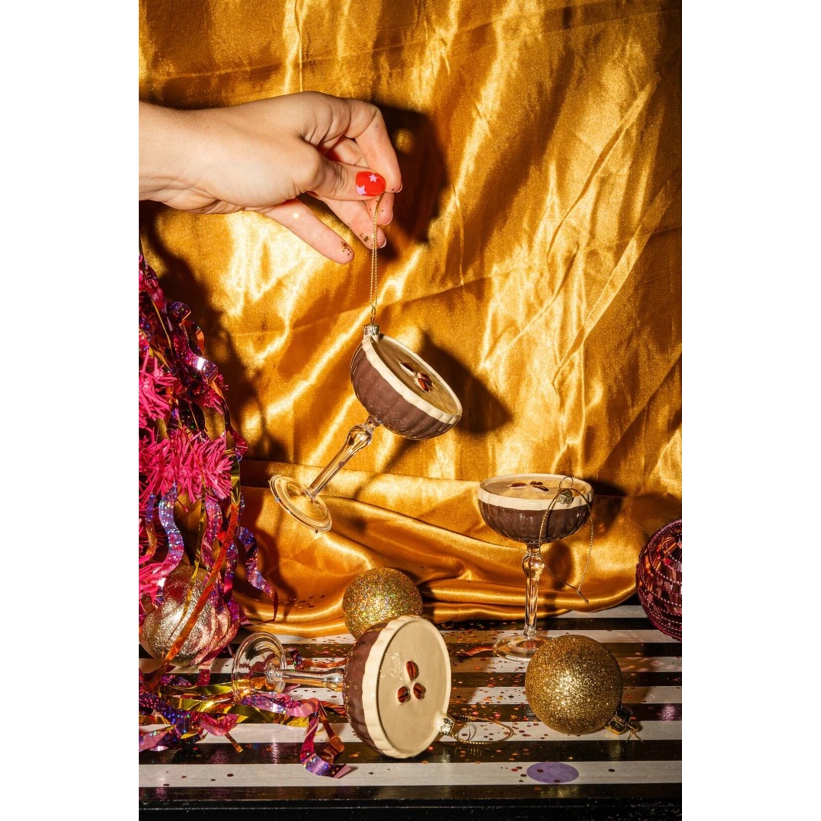 Yup in de boom Espresso Martini Kerstornament