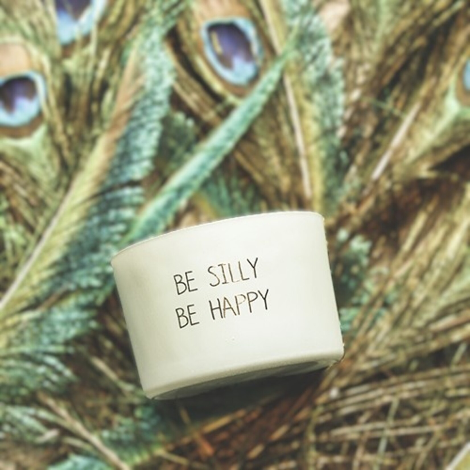 SOJAKAARS - BE SILLY BE HAPPY