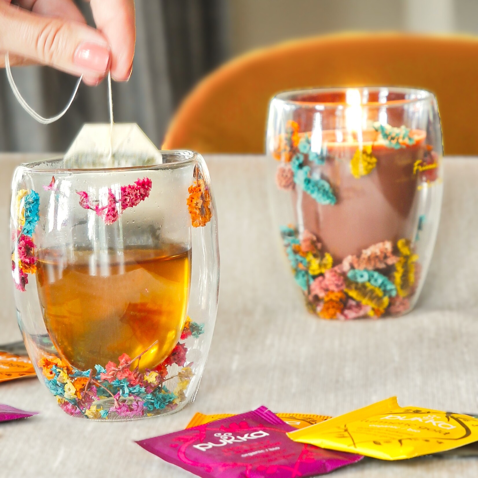 SOJAKAARS - FRIENDS & FLOWERS COLOR THE WORLD