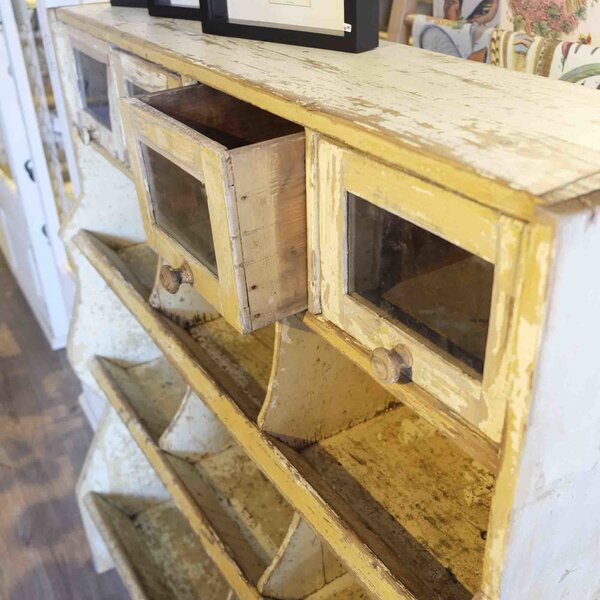 Vintager Rinnenschrank (A)