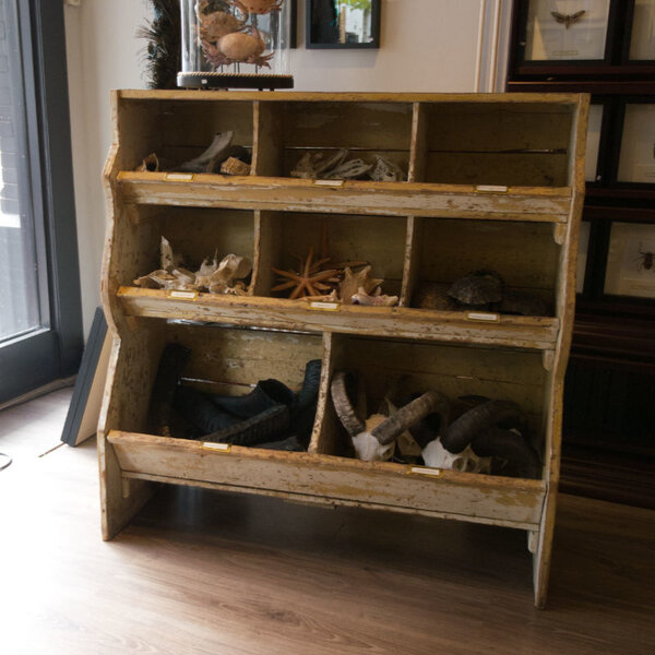 Vintager Rinnenschrank (B)