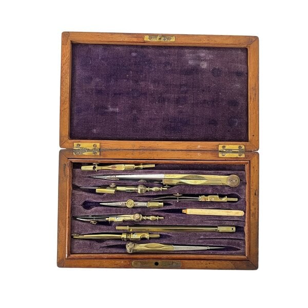 Antieke kist passers (B)