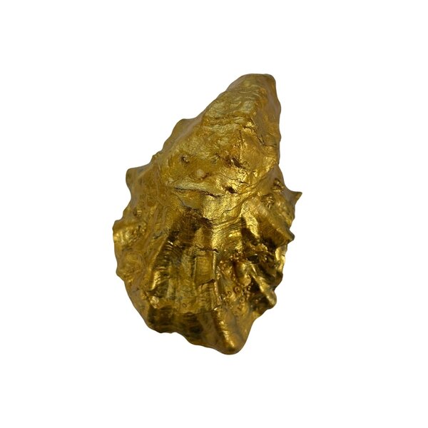 Hand-decorated golden oyster with flamingo