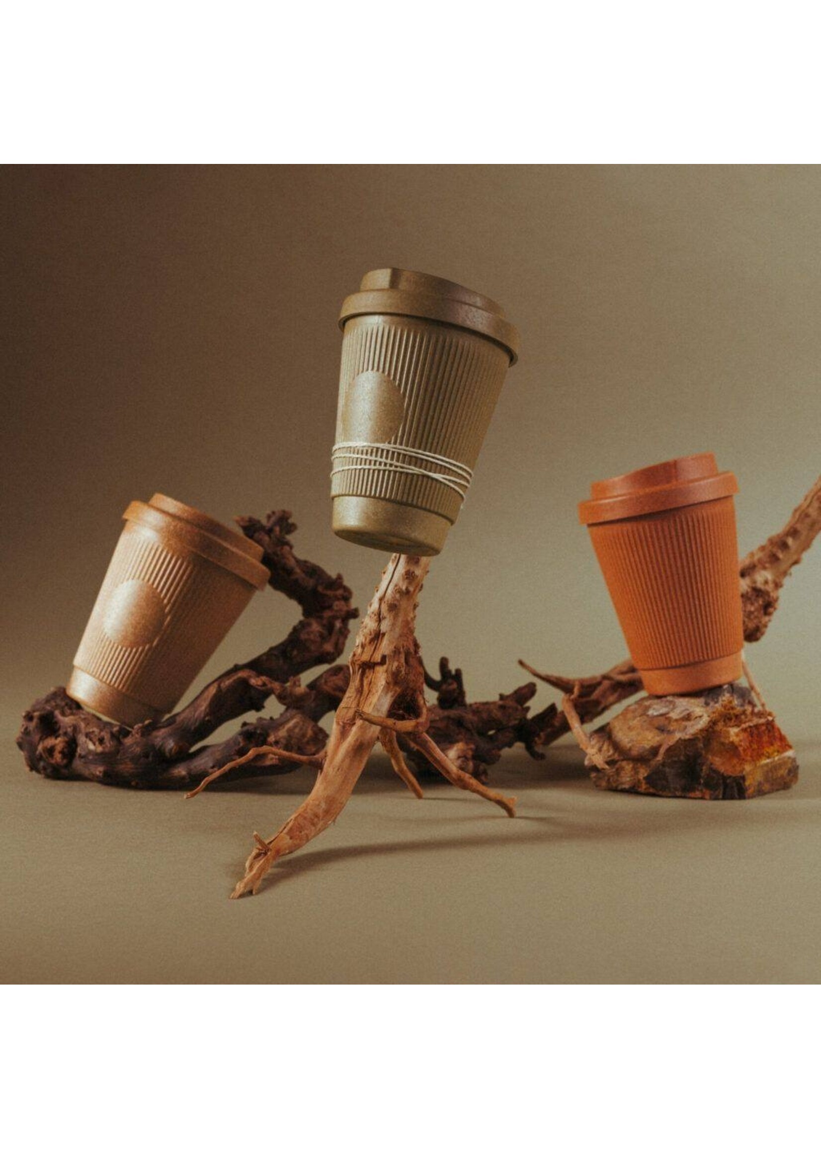 Pañ Herbruikbare Koffiebeker 300 ml met afsluitbaar deksel - Cardamom