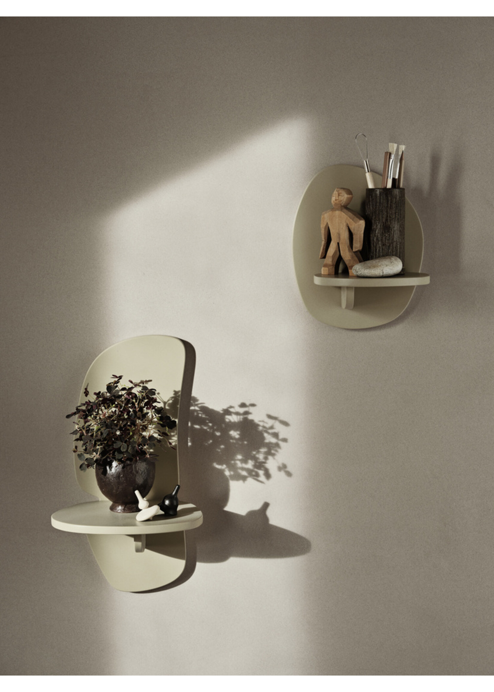 Ferm Living Pilu wandplankje large kasjmier
